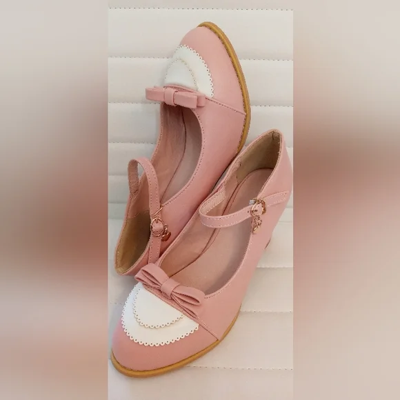 Cute Pink & Cream Heels with 3 inch heel - Picture 2 of 9